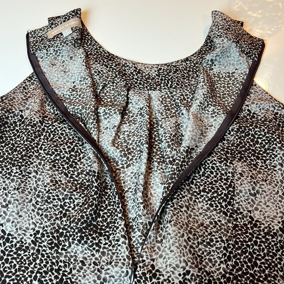🤎BANANA REPUBLIC BROWN & GRAY SNAKESKIN PRINT TOP SIZE 6 - Picture 15 of 15
